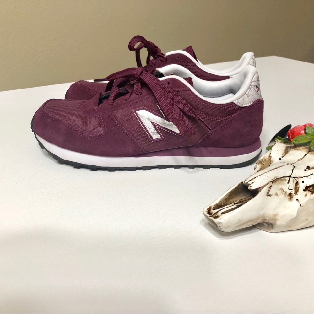 New Balance | Women’s 311s - Picture 3 of 8